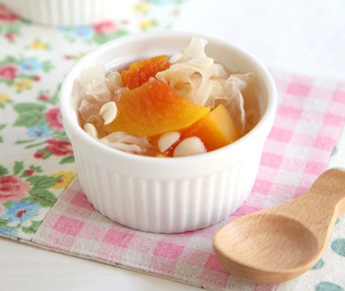 杏仁木瓜銀耳燉的做法 杏仁木瓜銀耳燉的做法