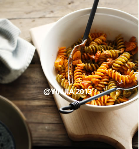 ��ζ���~��ɫ�����������