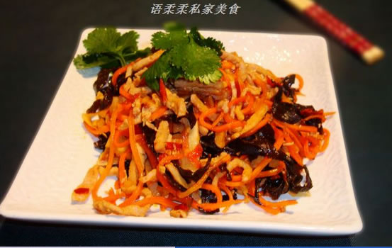 �~����z������