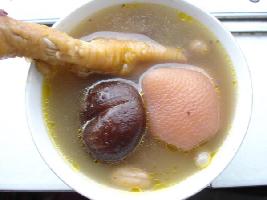 家常眉豆花生煲雞腳湯的做法 家常眉豆花生煲雞腳湯的做法