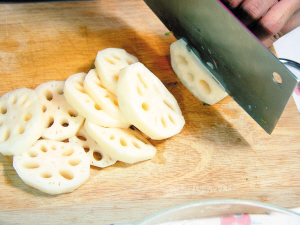 �r����ըźƬ�������D�Ĳ��E