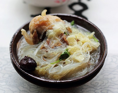 羊骨粉絲湯的做法 羊骨粉絲湯的做法