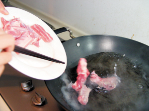 ���}�����Źǵ������D�Ĳ��E