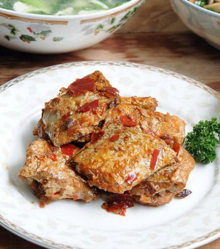 ���������~�������D�Ĳ��E