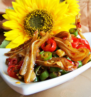 下酒菜:小炒豬耳的做法 下酒菜:小炒豬耳的做法