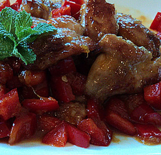 橙汁紅椒煎雞腿肉的做法 橙汁紅椒煎雞腿肉的做法