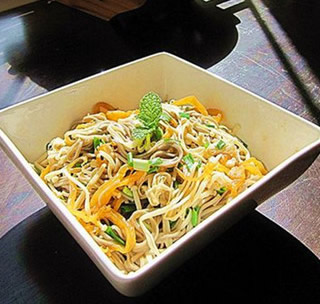 金針菇海蜇拌蕎麥面的做法 金針菇海蜇拌蕎麥面的做法