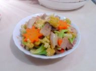 ����⳴���˵������D�Ĳ��E