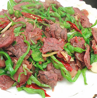 青椒炒牛腱子肉的做法 青椒炒牛腱子肉的做法