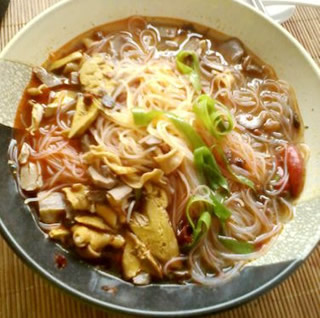 雞雜粉絲湯的做法 雞雜粉絲湯的做法