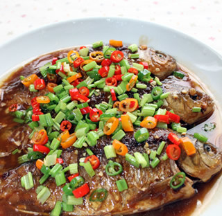 香煎鯽魚(yú)的做法 香煎鯽魚(yú)的做法