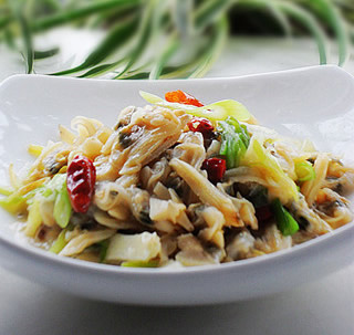 蔥香蛤蜊肉的做法 蔥香蛤蜊肉的做法