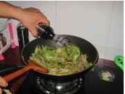 黑椒牛肉炒芹菜的做法圖文步驟