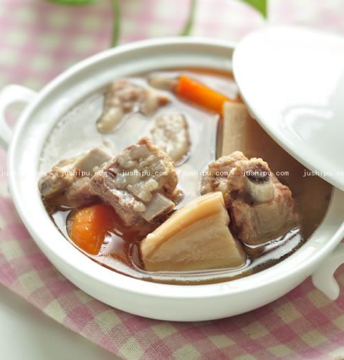 排骨蓮藕湯的做法 www.sk010.cn