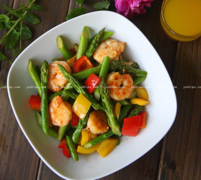 彩椒鮮蝦炒蘆筍的做法 www.sk010.cn