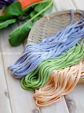 ��ɫ�߲��֓{�������