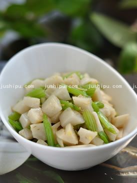 芹香藕丁的做法 芹香藕丁的做法