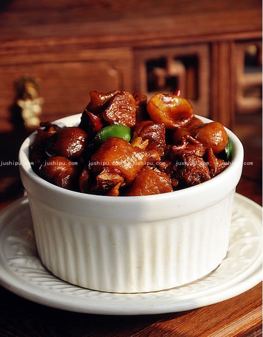 私房板栗紅燒雞的做法 www.sk010.cn