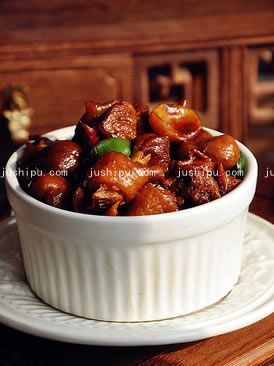 私房板栗紅燒雞的做法 私房板栗紅燒雞的做法