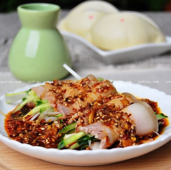 蒜泥白肉蔬菜卷的做法 www.sk010.cn