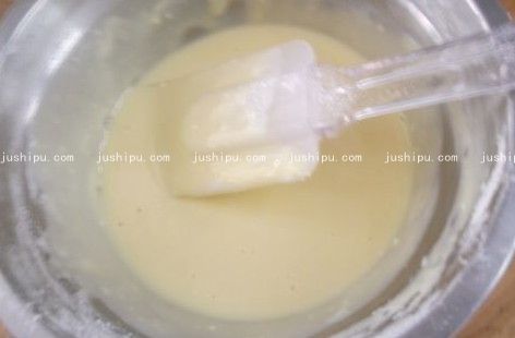 草莓焦糖松餅的做法 www.sk010.cn