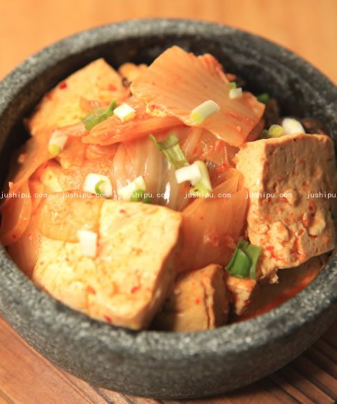 泡菜燒豆腐的做法 www.sk010.cn