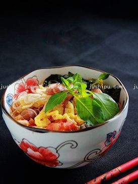 番茄雞蛋荊芥湯面的做法 番茄雞蛋荊芥湯面的做法