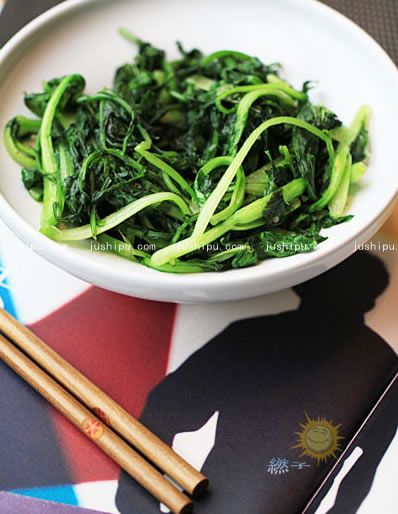 菊葉炒小青菜的做法 www.sk010.cn