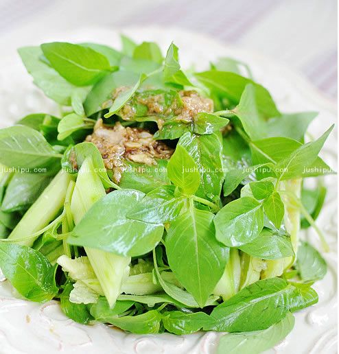 荊芥拌黃瓜的做法 www.sk010.cn