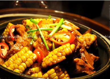 甜玉米燜豬展骨的做法 www.sk010.cn