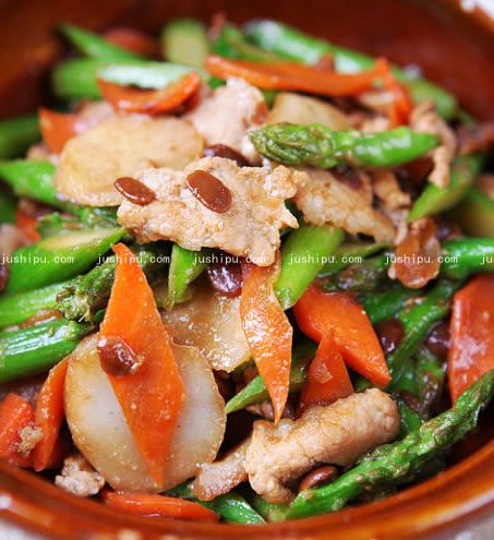 醬爆肉片蘆筍的做法 www.sk010.cn